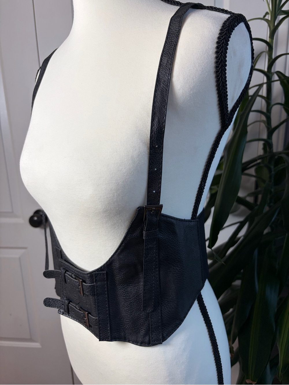 Waist Belt Steampunk Underbust Corset Belt Faux Black Leather Silver Buckle - Picture 5 of 9